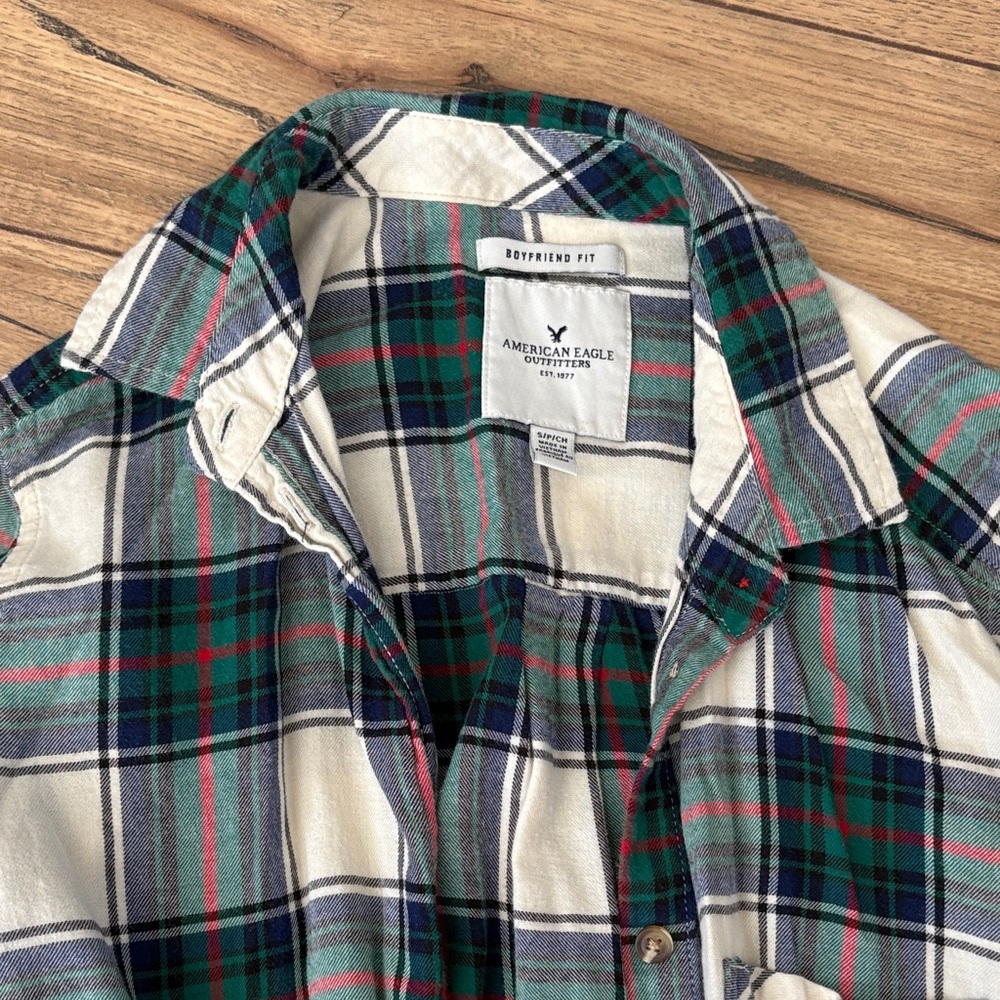 American Eagle Green and Red Flannel ❤️💚